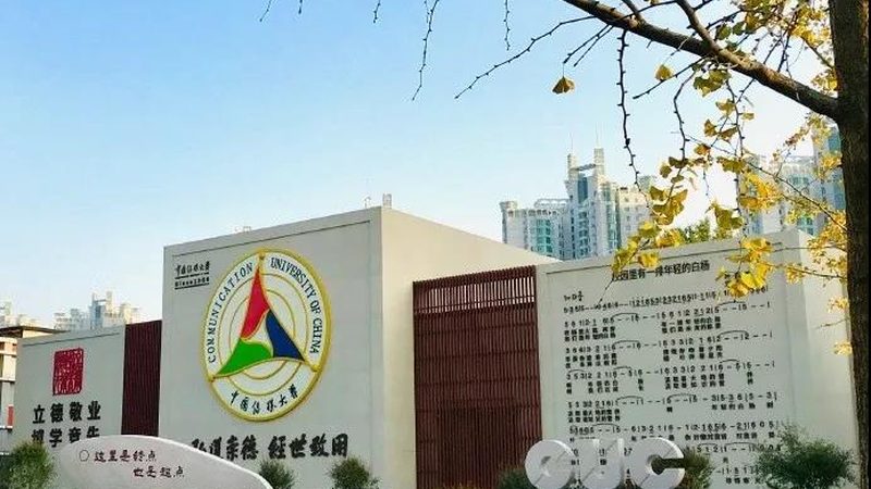 选择加盟品牌时，首先要考察其实力与资质。一个有实力的加盟品牌，通常具备以下条件：